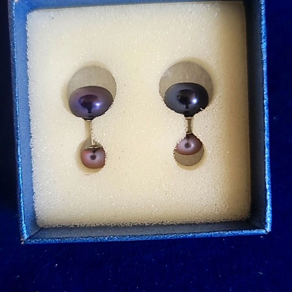 Tahition Pearl front and back earrings.